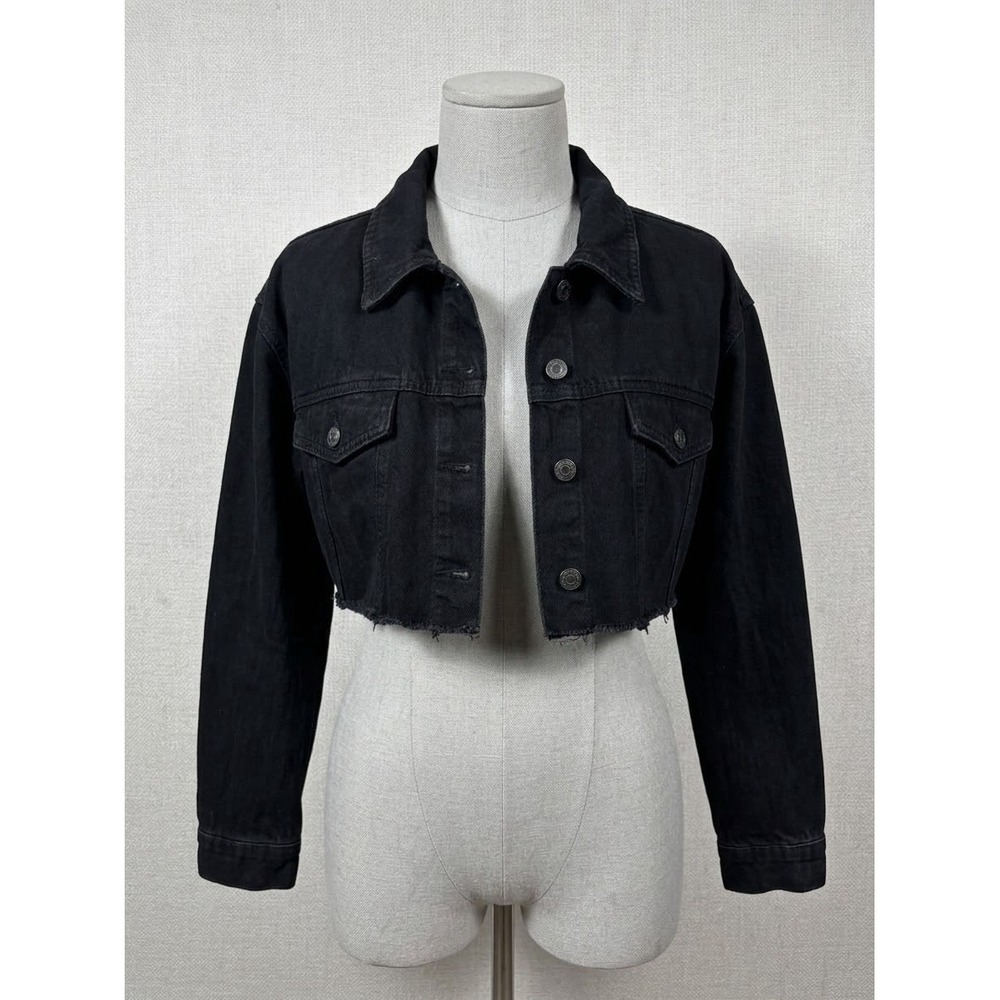 Forever 21 Women's Large Short Black Jacket Crop Top